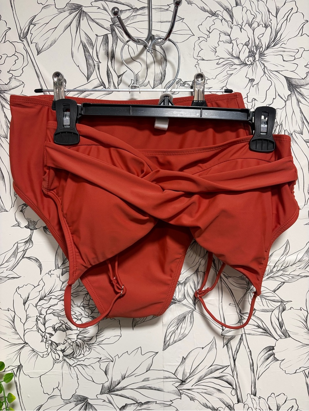 NWOT Cupshe Rust colored Twist Front, High Waist Bikini Set